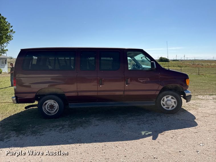 image for item DH1970 2006 Ford E350 Super Duty van