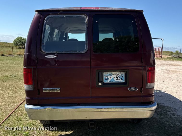 image for item DH1970 2006 Ford E350 Super Duty van