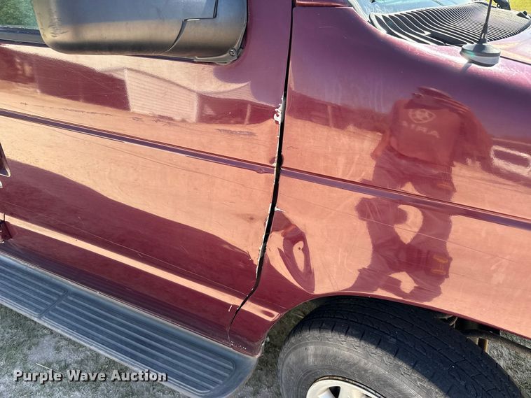 image for item DH1970 2006 Ford E350 Super Duty van