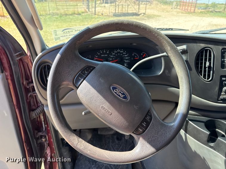 image for item DH1970 2006 Ford E350 Super Duty van