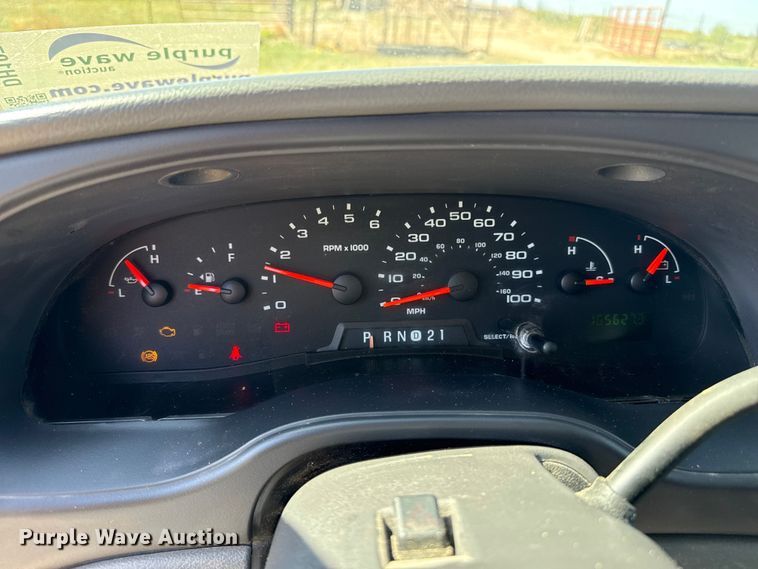 image for item DH1970 2006 Ford E350 Super Duty van