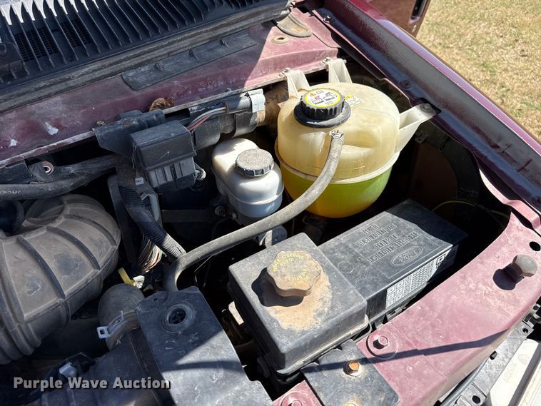 image for item DH1970 2006 Ford E350 Super Duty van