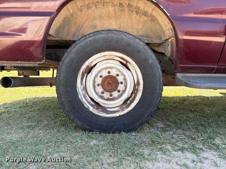 image for item DH1970 2006 Ford E350 Super Duty van