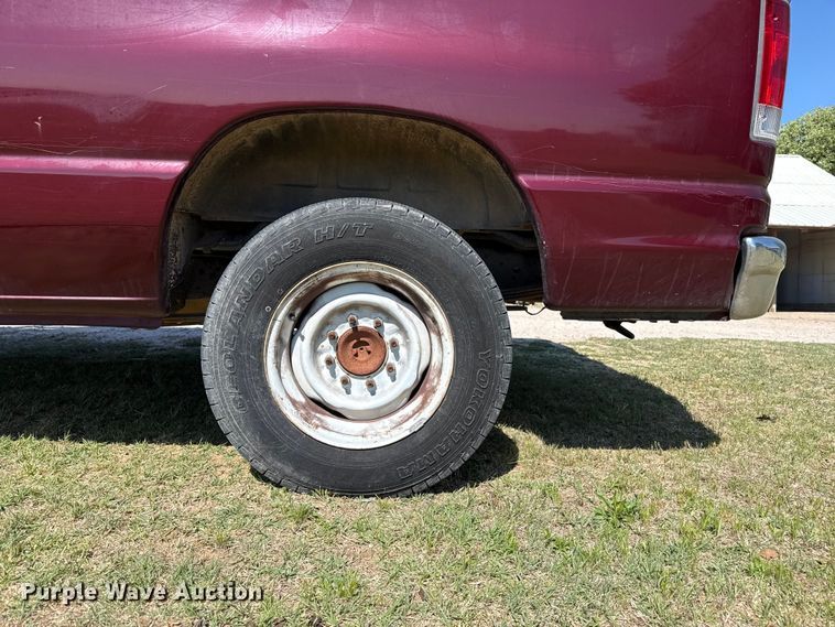 image for item DH1970 2006 Ford E350 Super Duty van