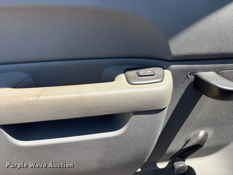 image for item DO1024 2011 Chevrolet Silverado 2500HD 