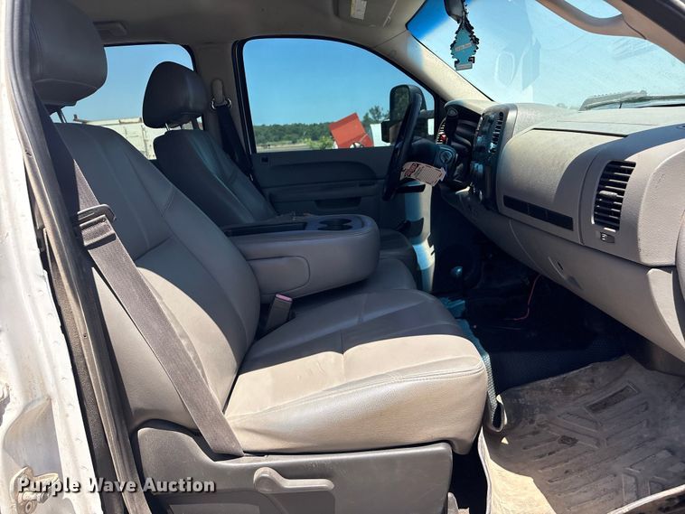 image for item DO1024 2011 Chevrolet Silverado 2500HD 