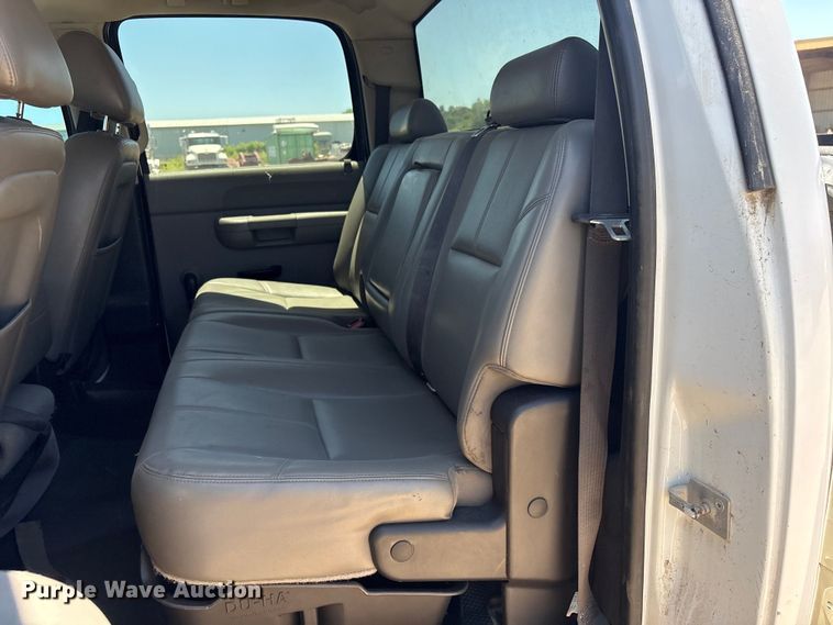 image for item DO1024 2011 Chevrolet Silverado 2500HD 