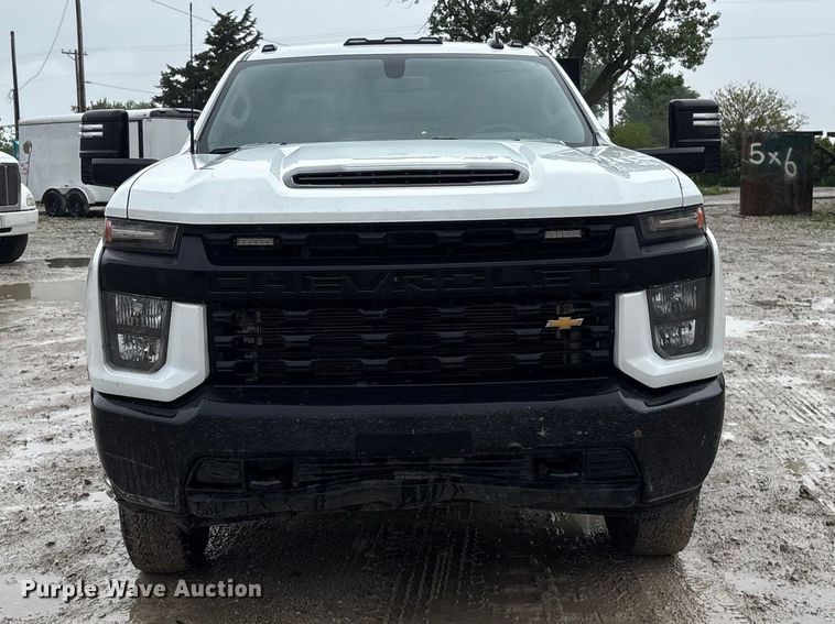 image for item DO5228 2020 Chevrolet Silverado 3500HD Crew Cab utility bed pickup truck