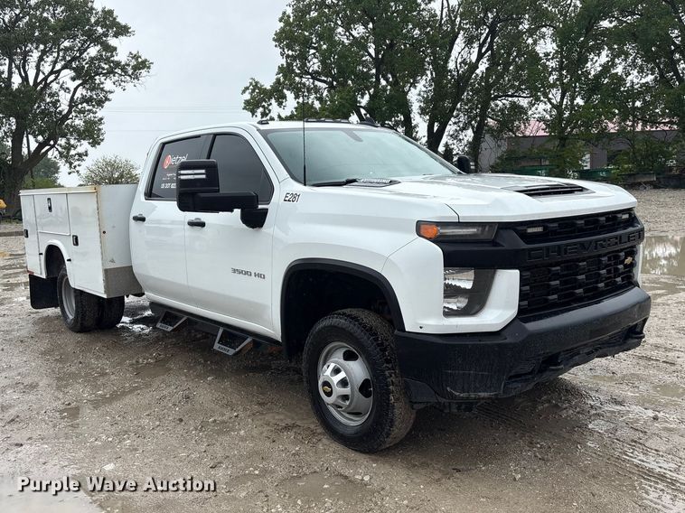 image for item DO5228 2020 Chevrolet Silverado 3500HD Crew Cab utility bed pickup truck
