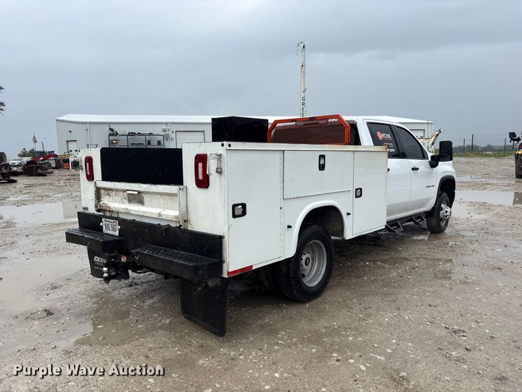 image for item DO5228 2020 Chevrolet Silverado 3500HD Crew Cab utility bed pickup truck