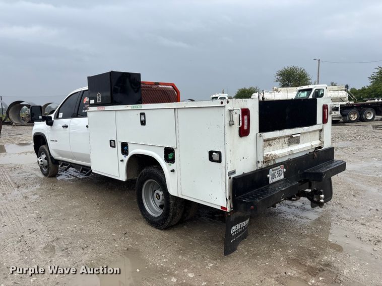 image for item DO5228 2020 Chevrolet Silverado 3500HD Crew Cab utility bed pickup truck