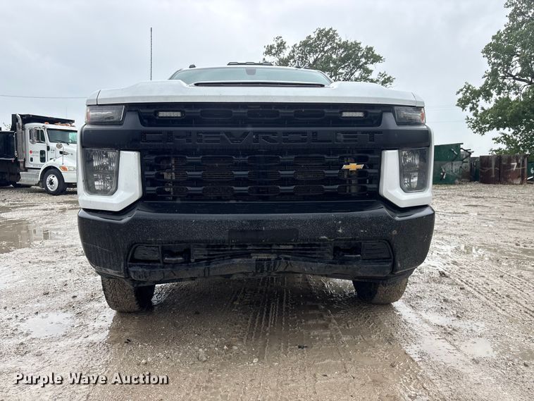 image for item DO5228 2020 Chevrolet Silverado 3500HD Crew Cab utility bed pickup truck