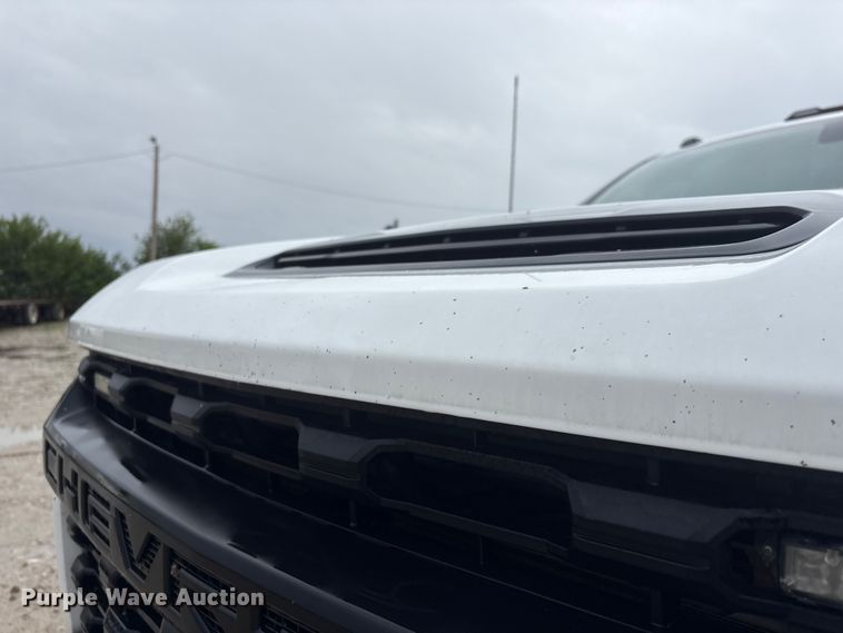 image for item DO5228 2020 Chevrolet Silverado 3500HD Crew Cab utility bed pickup truck