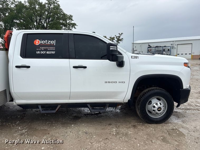 image for item DO5228 2020 Chevrolet Silverado 3500HD Crew Cab utility bed pickup truck