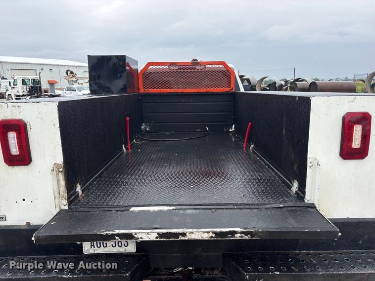 image for item DO5228 2020 Chevrolet Silverado 3500HD Crew Cab utility bed pickup truck