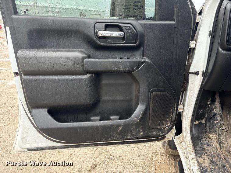 image for item DO5228 2020 Chevrolet Silverado 3500HD Crew Cab utility bed pickup truck