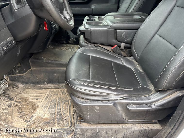 image for item DO5228 2020 Chevrolet Silverado 3500HD Crew Cab utility bed pickup truck