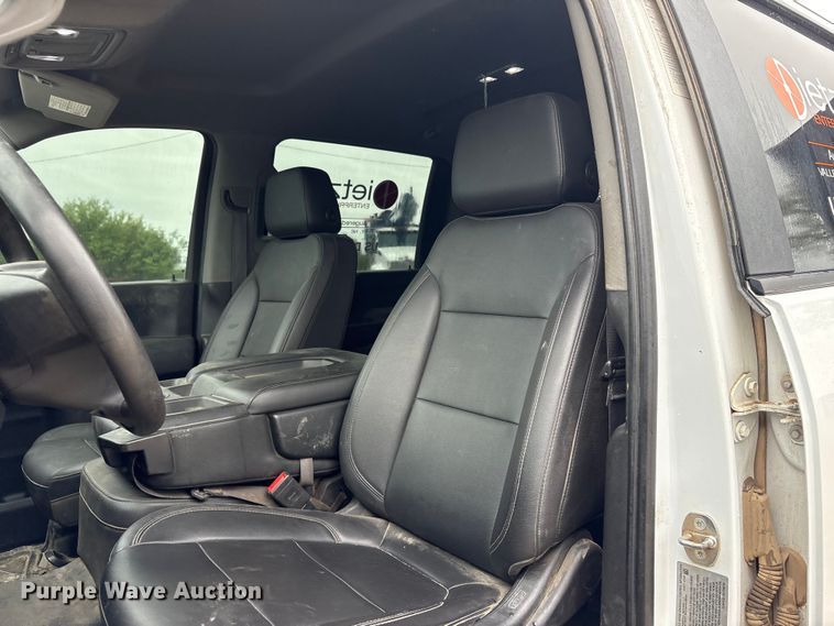image for item DO5228 2020 Chevrolet Silverado 3500HD Crew Cab utility bed pickup truck