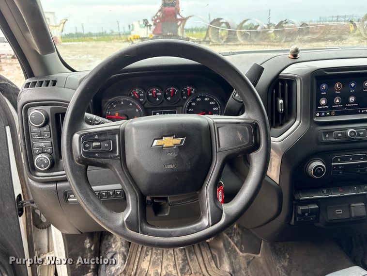 image for item DO5228 2020 Chevrolet Silverado 3500HD Crew Cab utility bed pickup truck