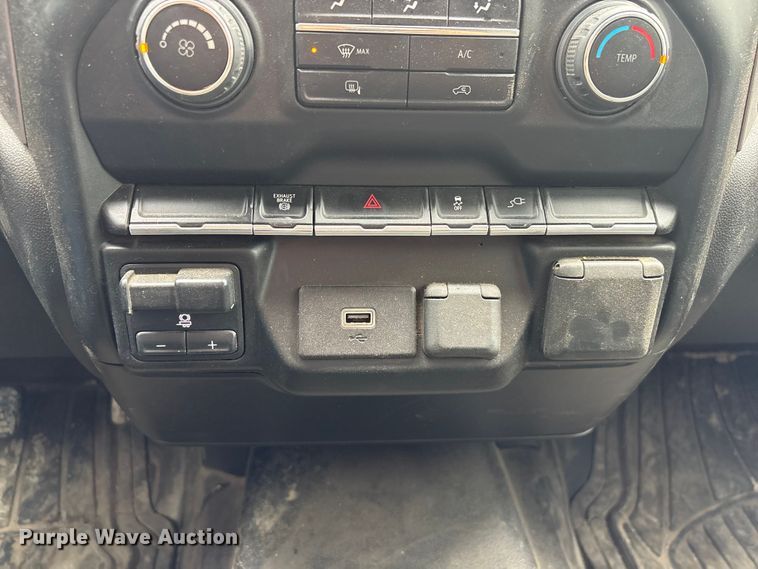 image for item DO5228 2020 Chevrolet Silverado 3500HD Crew Cab utility bed pickup truck