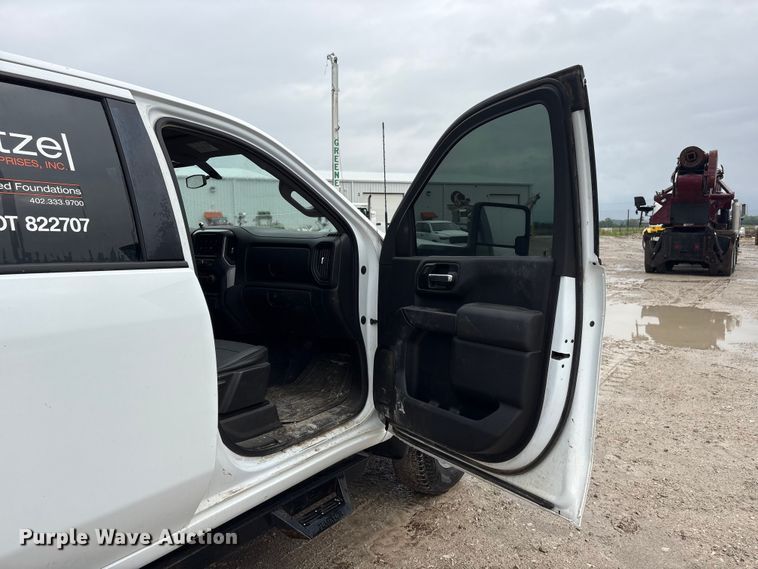 image for item DO5228 2020 Chevrolet Silverado 3500HD Crew Cab utility bed pickup truck