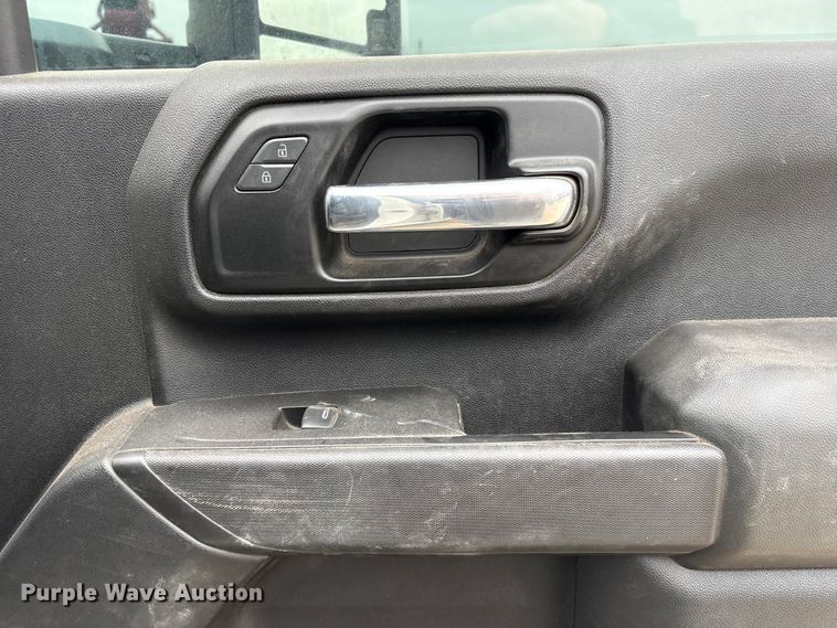 image for item DO5228 2020 Chevrolet Silverado 3500HD Crew Cab utility bed pickup truck