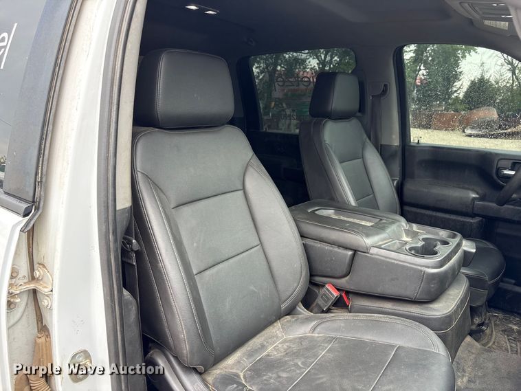image for item DO5228 2020 Chevrolet Silverado 3500HD Crew Cab utility bed pickup truck