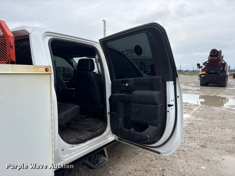 image for item DO5228 2020 Chevrolet Silverado 3500HD Crew Cab utility bed pickup truck