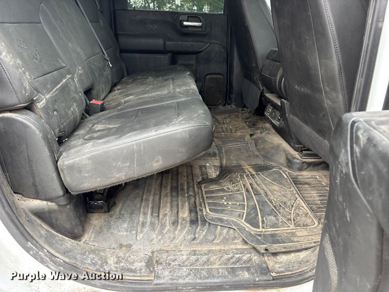 image for item DO5228 2020 Chevrolet Silverado 3500HD Crew Cab utility bed pickup truck