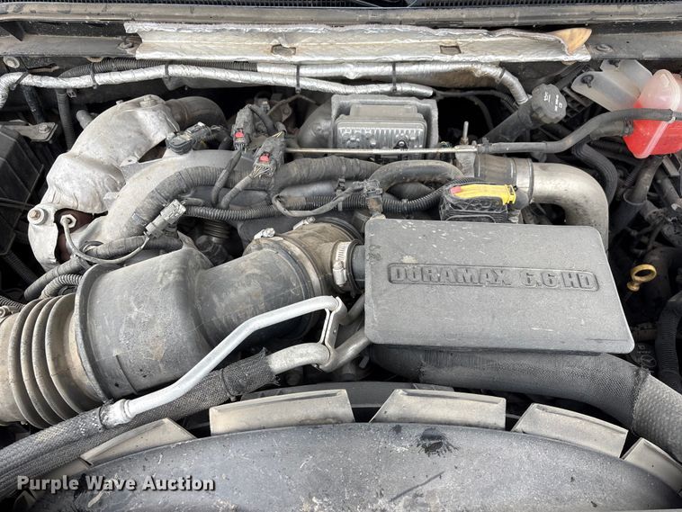 image for item DO5228 2020 Chevrolet Silverado 3500HD Crew Cab utility bed pickup truck