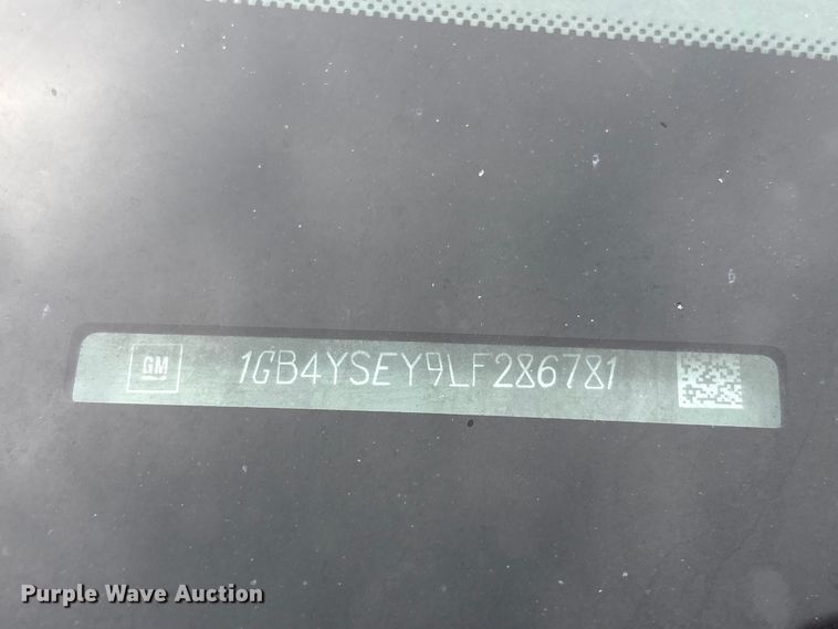 image for item DO5228 2020 Chevrolet Silverado 3500HD Crew Cab utility bed pickup truck