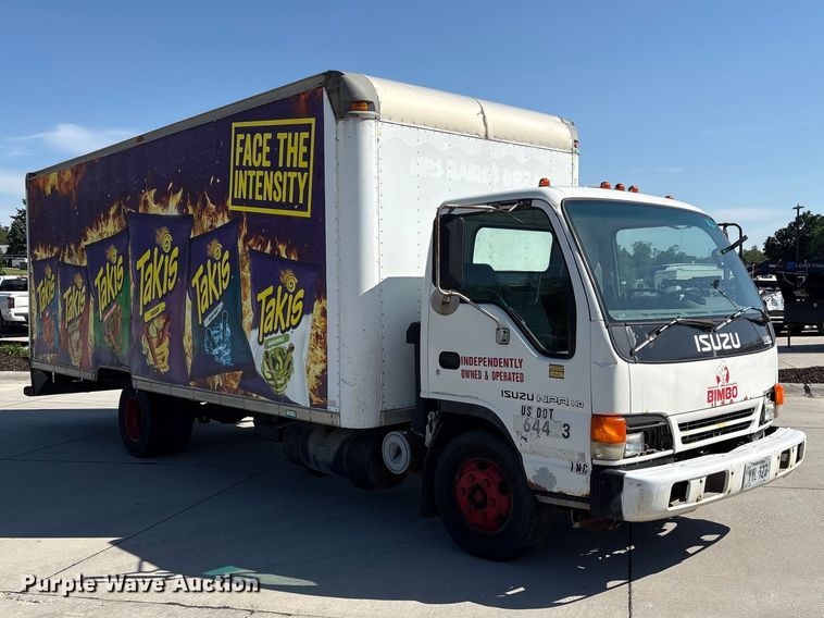 image for item DO5233 2000 Isuzu NPR box truck