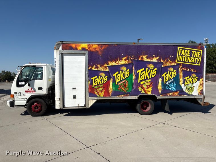 image for item DO5233 2000 Isuzu NPR box truck
