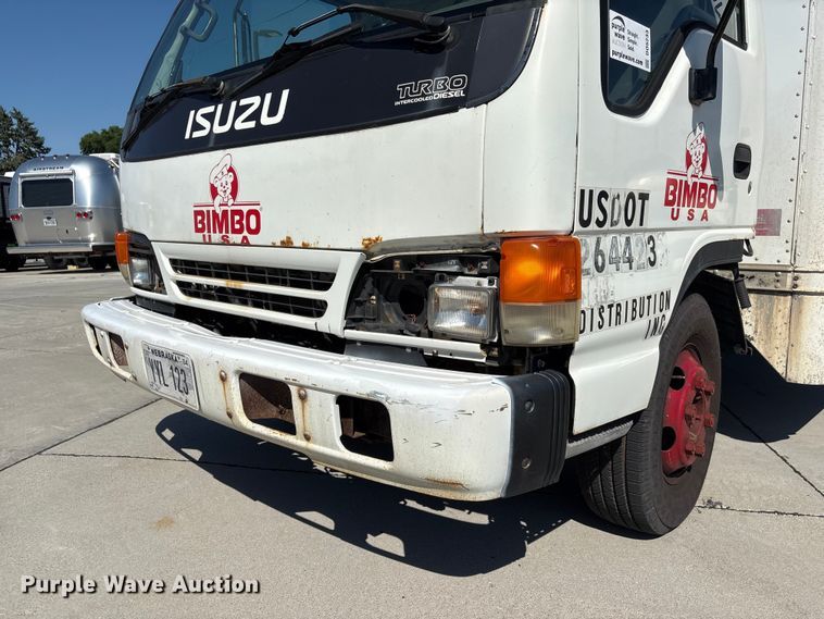 image for item DO5233 2000 Isuzu NPR box truck