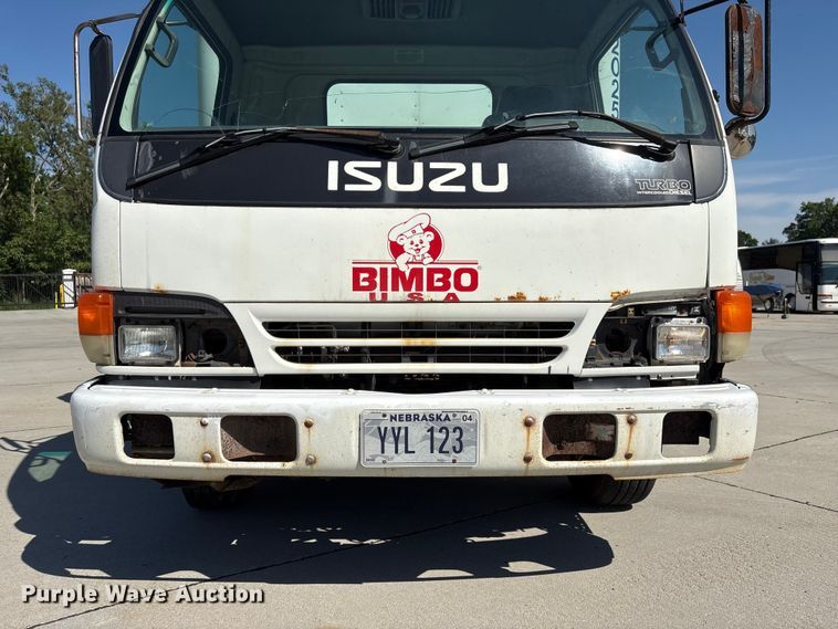 image for item DO5233 2000 Isuzu NPR box truck
