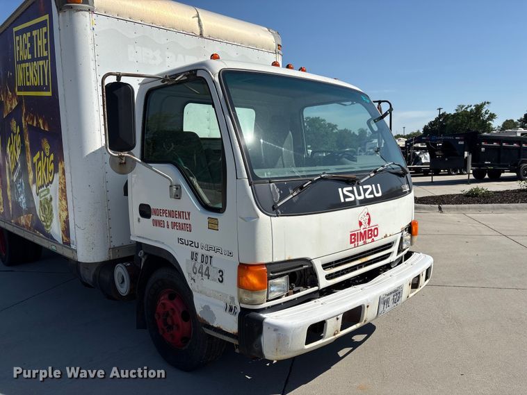 image for item DO5233 2000 Isuzu NPR box truck