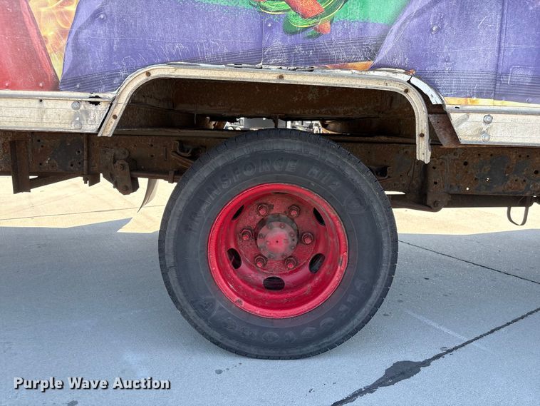 image for item DO5233 2000 Isuzu NPR box truck