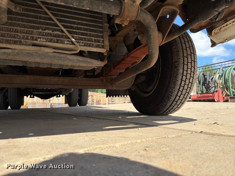 image for item DQ7764 1991 Isuzu NPR box truck