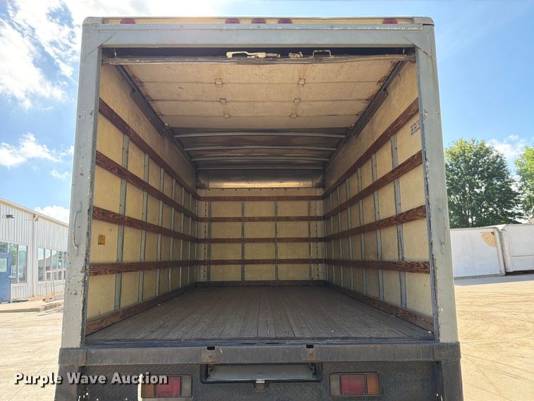image for item DQ7764 1991 Isuzu NPR box truck
