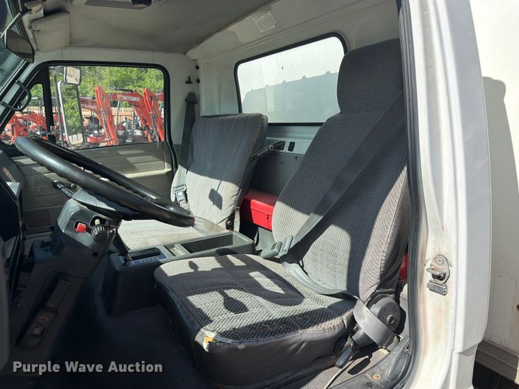 image for item DQ7764 1991 Isuzu NPR box truck