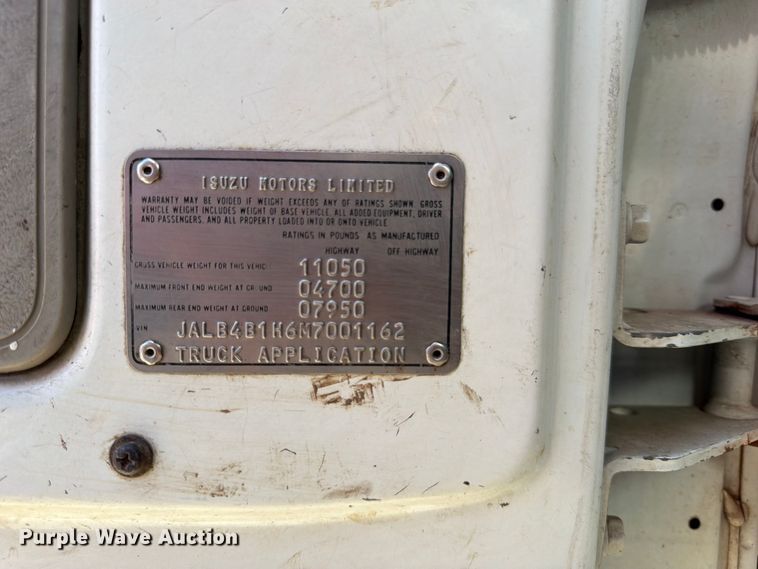 image for item DQ7764 1991 Isuzu NPR box truck