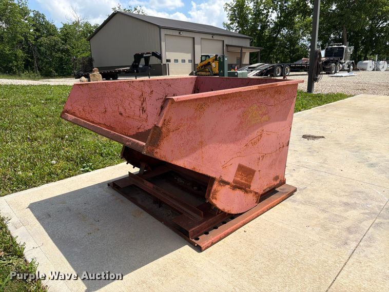 image for item DQ7766 Skid mounted dumpster