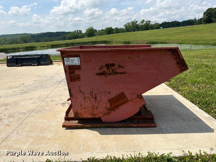 image for item DQ7766 Skid mounted dumpster