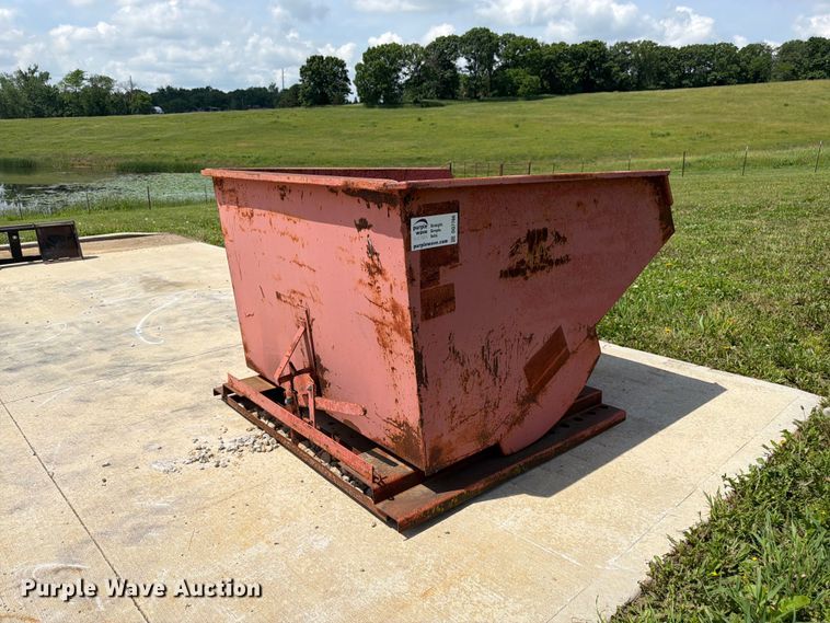 image for item DQ7766 Skid mounted dumpster