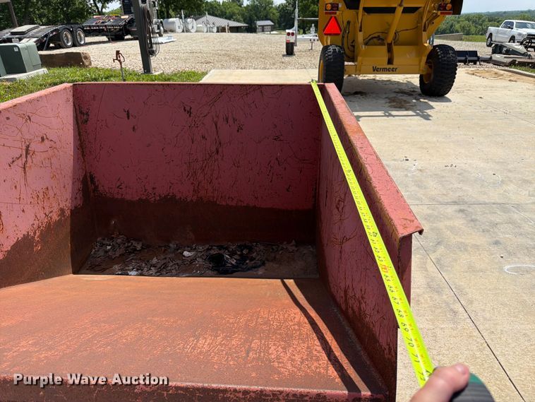 image for item DQ7766 Skid mounted dumpster