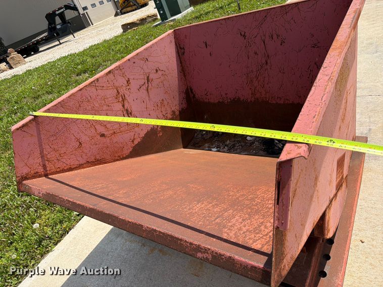 image for item DQ7766 Skid mounted dumpster