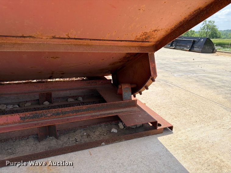 image for item DQ7766 Skid mounted dumpster