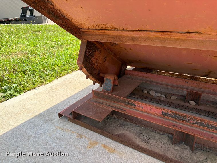 image for item DQ7766 Skid mounted dumpster