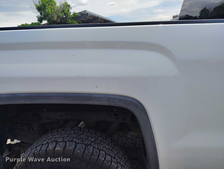 image for item DT0793 2018 GMC Sierra 2500HD Crew Cab pickup truck