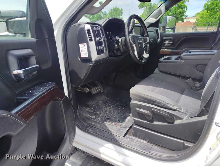 image for item DT0793 2018 GMC Sierra 2500HD Crew Cab pickup truck